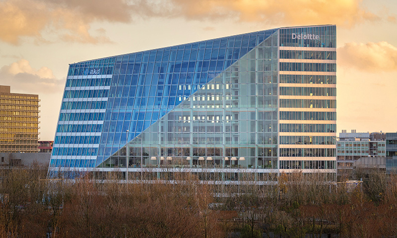At Deloitte’s office in Amsterdam, human-centric connected lighting is about more than energy savings. Photos: Philips Lighting
